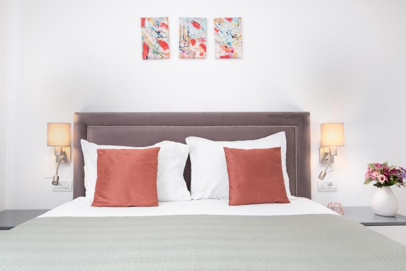 Josephine Apartment - Free Private Parking 2bedrooms - image 28