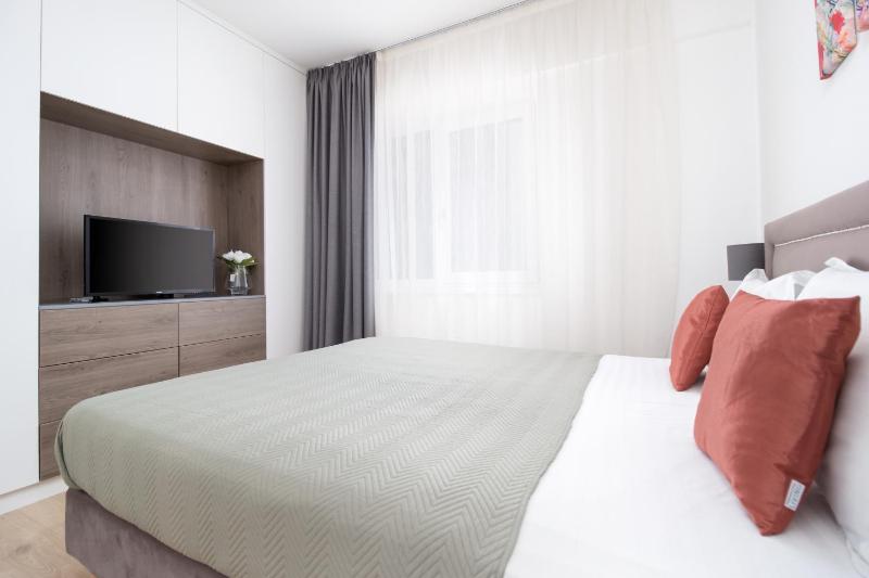 Josephine Apartment - Free Private Parking 2bedrooms - image 48