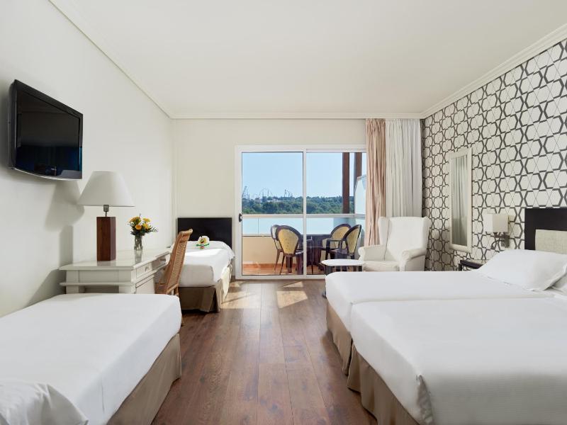 Family Room (2 Adults +  3 Children up to 10 years old)  image 4