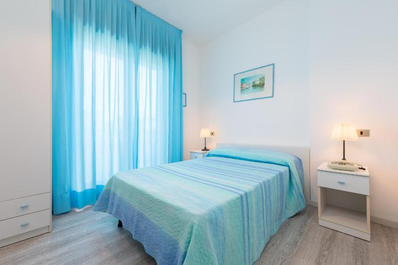 Single Room image 3