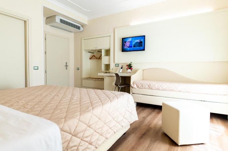 Triple Room image 3