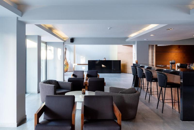 Oktober Downtown Boutique Hotel - image 10