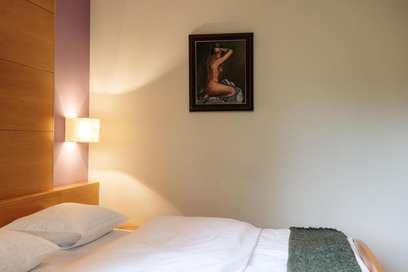 Double Room with Balcony image 3