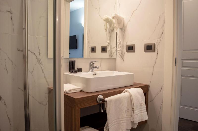 Elegance Double Room Dependance image 4