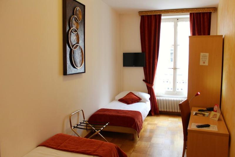 Double Room image 1