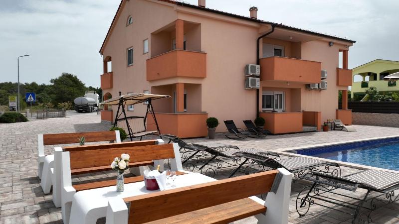Apartments Villa Lucky - image 23