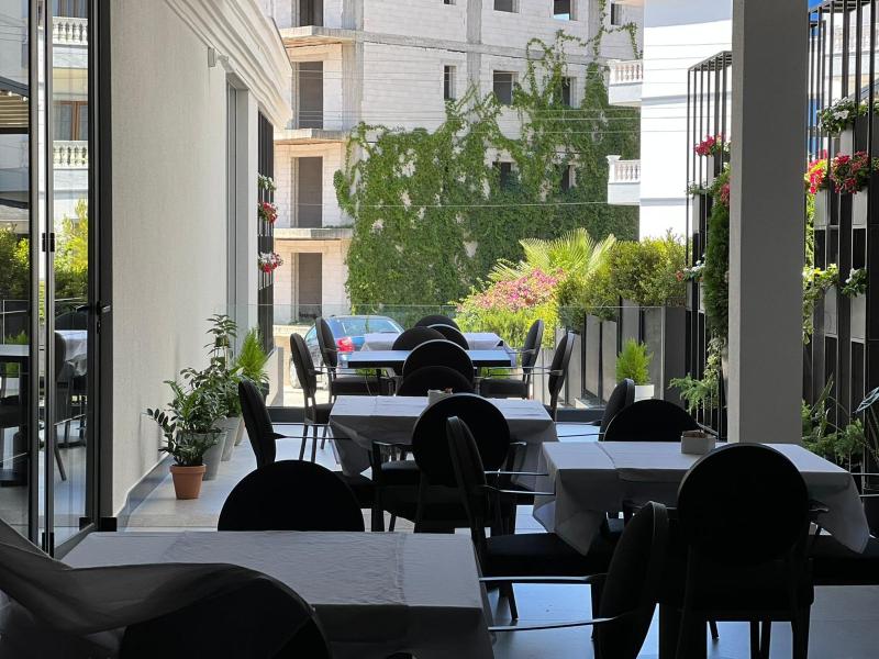 Rozafa Palace Hotel - image 9