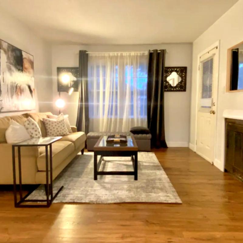 Family Vacation Home in Tampa - image 7