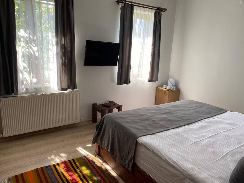 Deluxe Room with Jacuzzi image 1