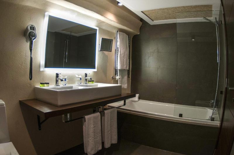 Single Room image 3