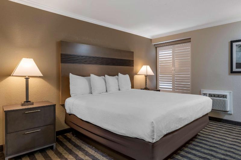 Executive King Room - Non-Smoking image 1