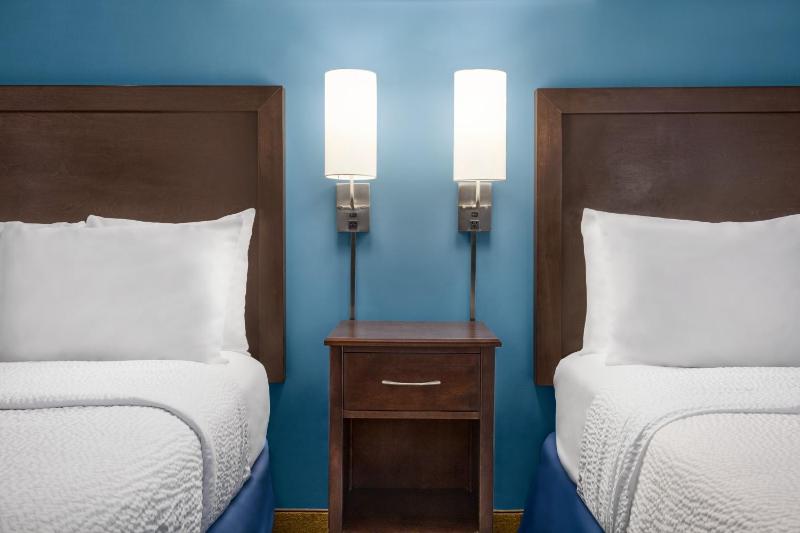 Days Inn by Wyndham Philadelphia Convention Center - image 6