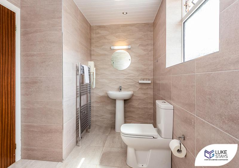 Standard Twin Room image 2