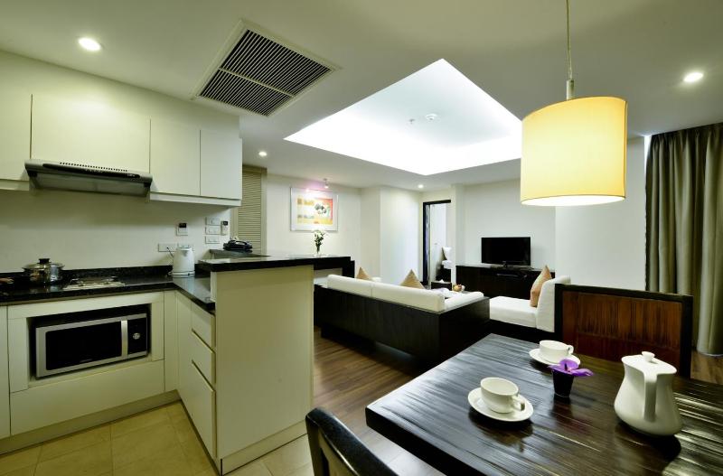 One-Bedroom Suite image 3
