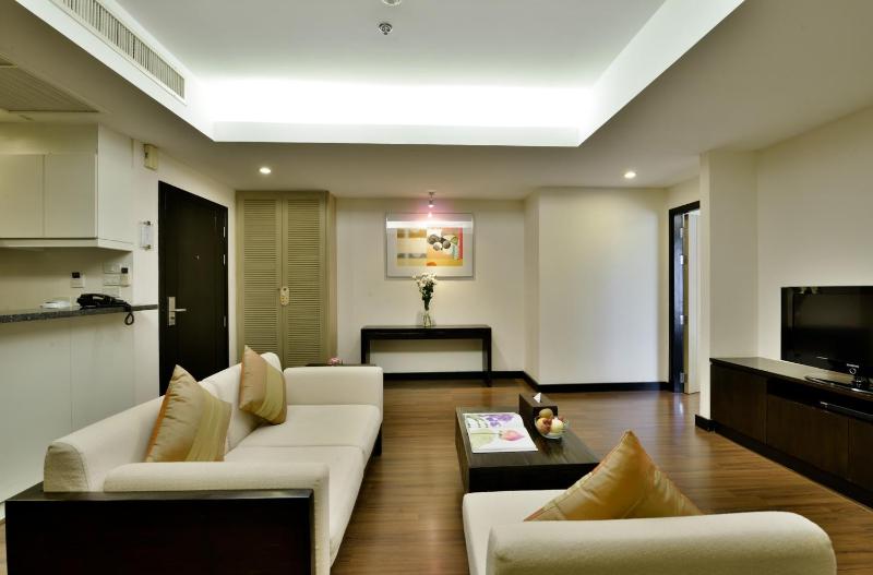 One-Bedroom Suite image 4