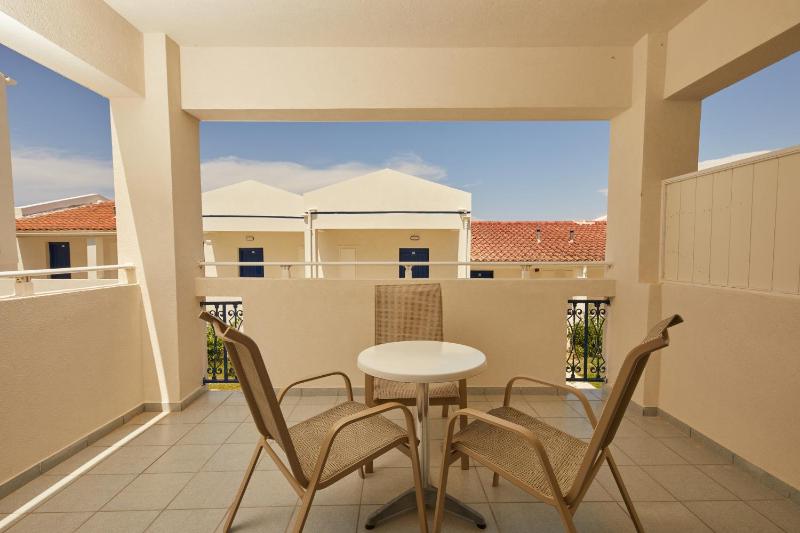Junior Suite Inland View image 3