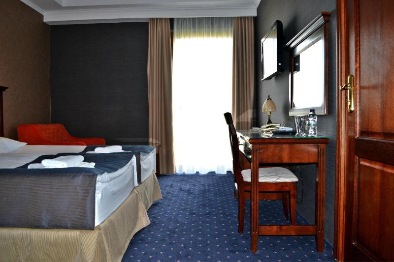 Quadruple Room image 3