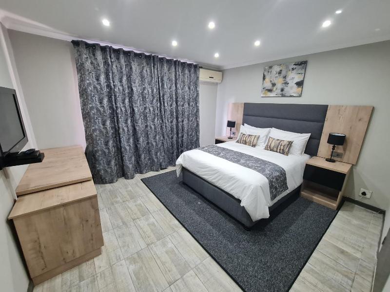 Luxe on Ridge Boutique Hotel - image 14