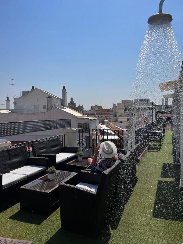 Hotel Plaza - image 5