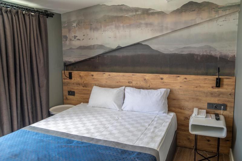 Deluxe Double Room with Sea View image 1