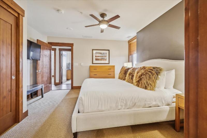Three-Bedroom Apartment image 3