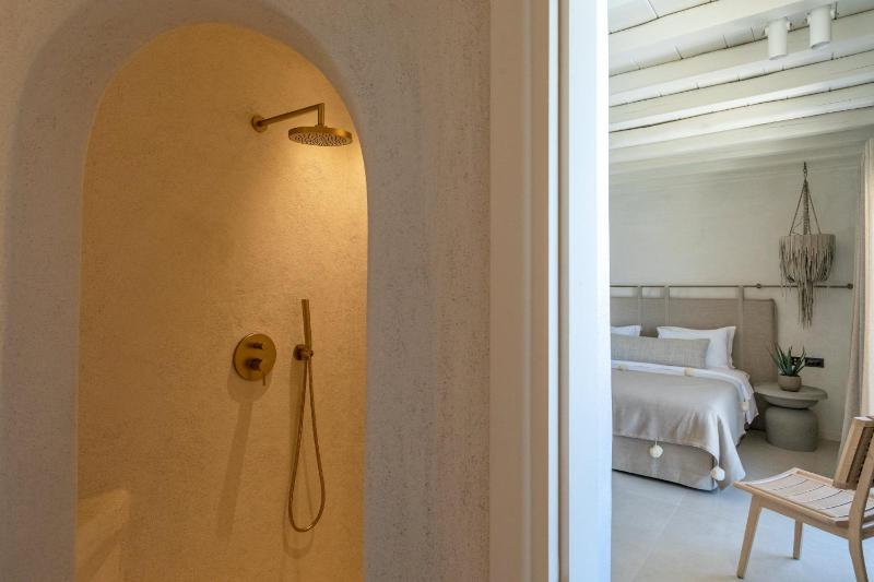  7 Bedroom Villa with private pool and sea view  image 4