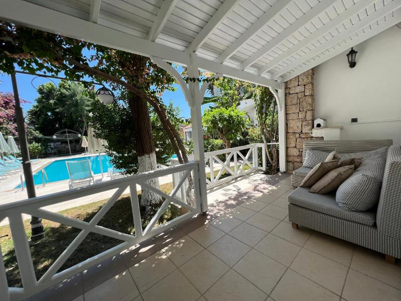 Three-Bedroom Villa (6 Adults) image 3
