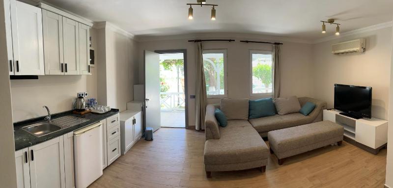 Three-Bedroom Villa (6 Adults) image 2