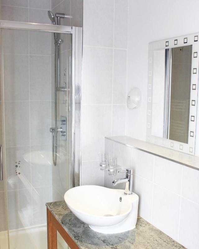 Double Room image 4