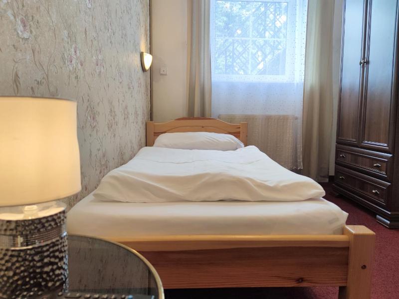 Small Single Room image 3