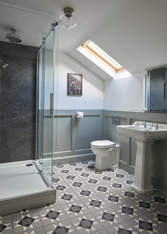 Large Double Room image 1