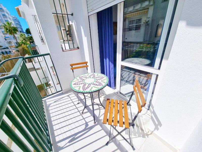 One-Bedroom Apartment with Balcony image 2