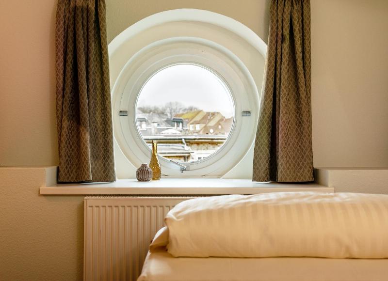 Single Room image 4