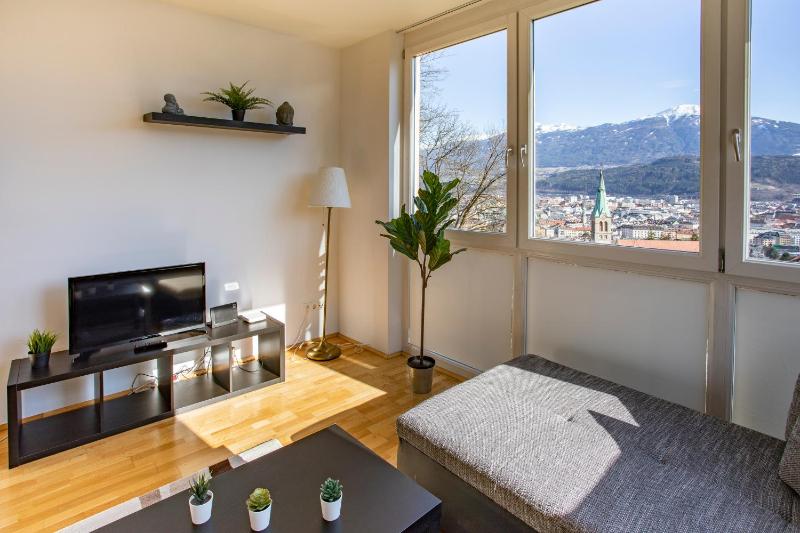 Top of Innsbruck Apartment I free parking - image 6