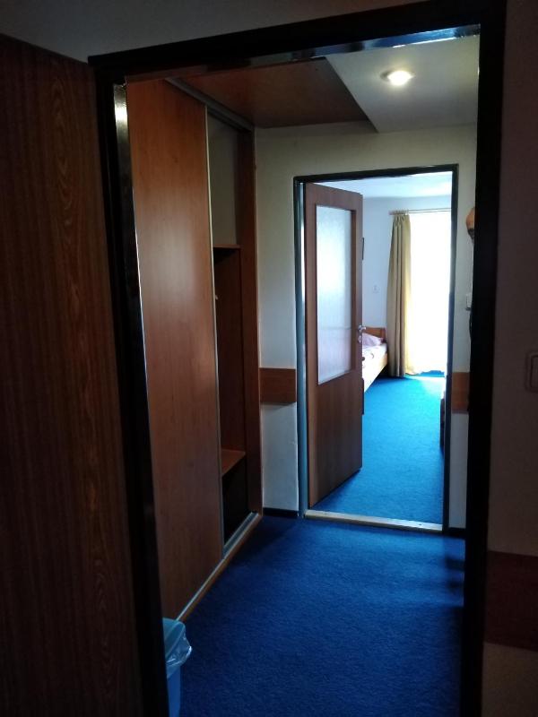 Quadruple Room with Walk-in Closet and Balcony image 4