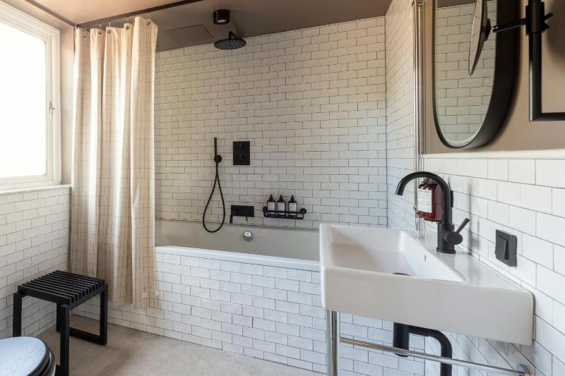 Suite (Excluding Spa) image 2