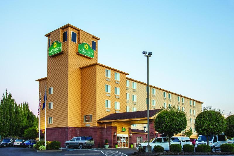 La Quinta Inn & Suites by Wyndham Portland Airport - image 29