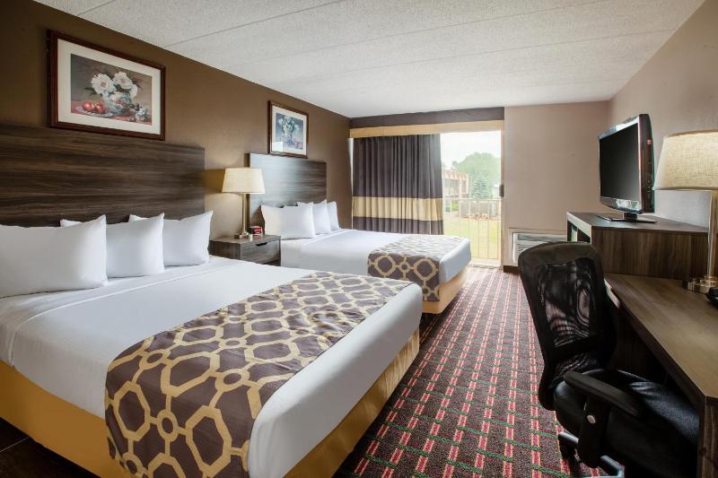 Queen Room with Two Queen Beds and Bathtub - Mobility Accessible/Non-Smoking image 2