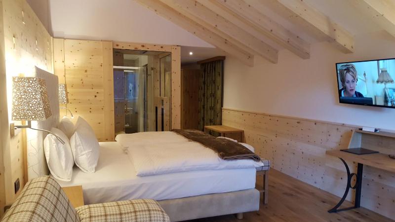 Deluxe Junior Suite image 4