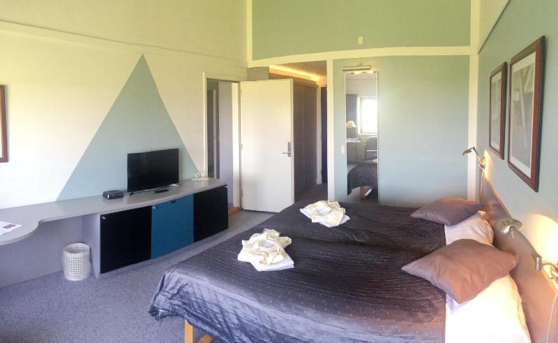 Twin Room image 1