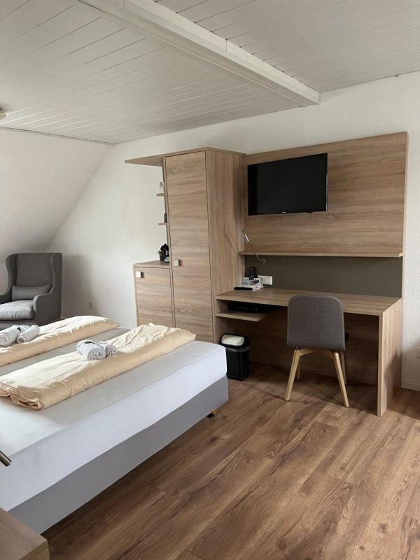 Double Room image 2
