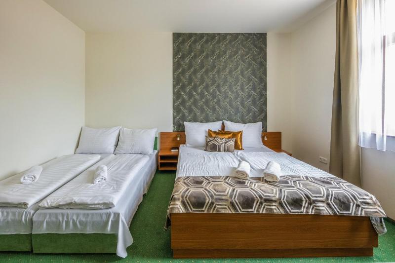 Double Room image 4