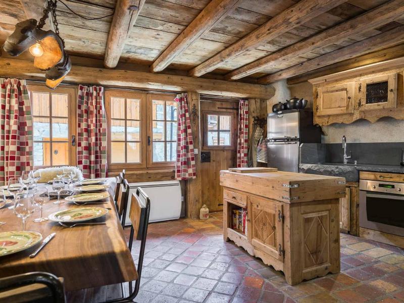 Chalet authentique avec jacuzzi sauna et parking pour 12 personnes - FR-1-566-8 - image 7