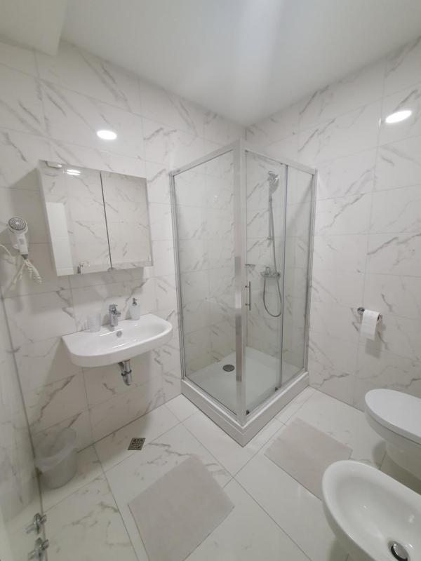 Deluxe Quadruple Room image 3