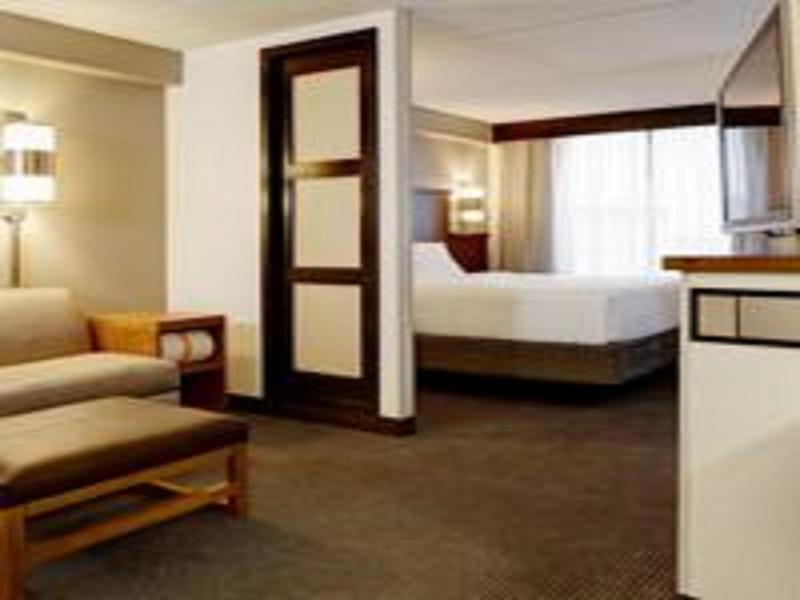 King Room - High Floor image 2