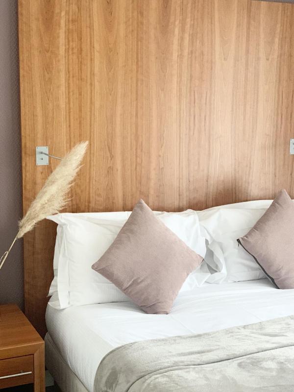 Double Room image 2