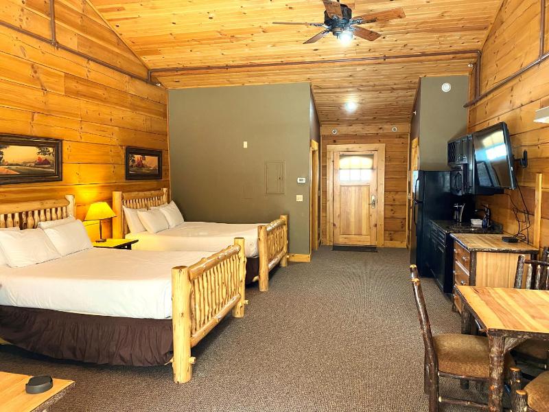 One-Bedroom Chalet - Pet Friendly image 2