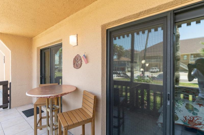 One-Bedroom Apartment image 3