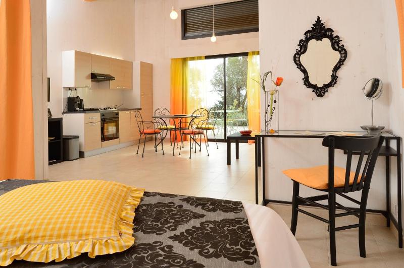 Studio with Sea View image 1