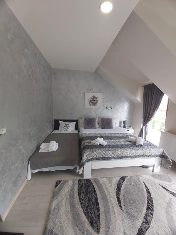 VonAmor Rooms - image 16